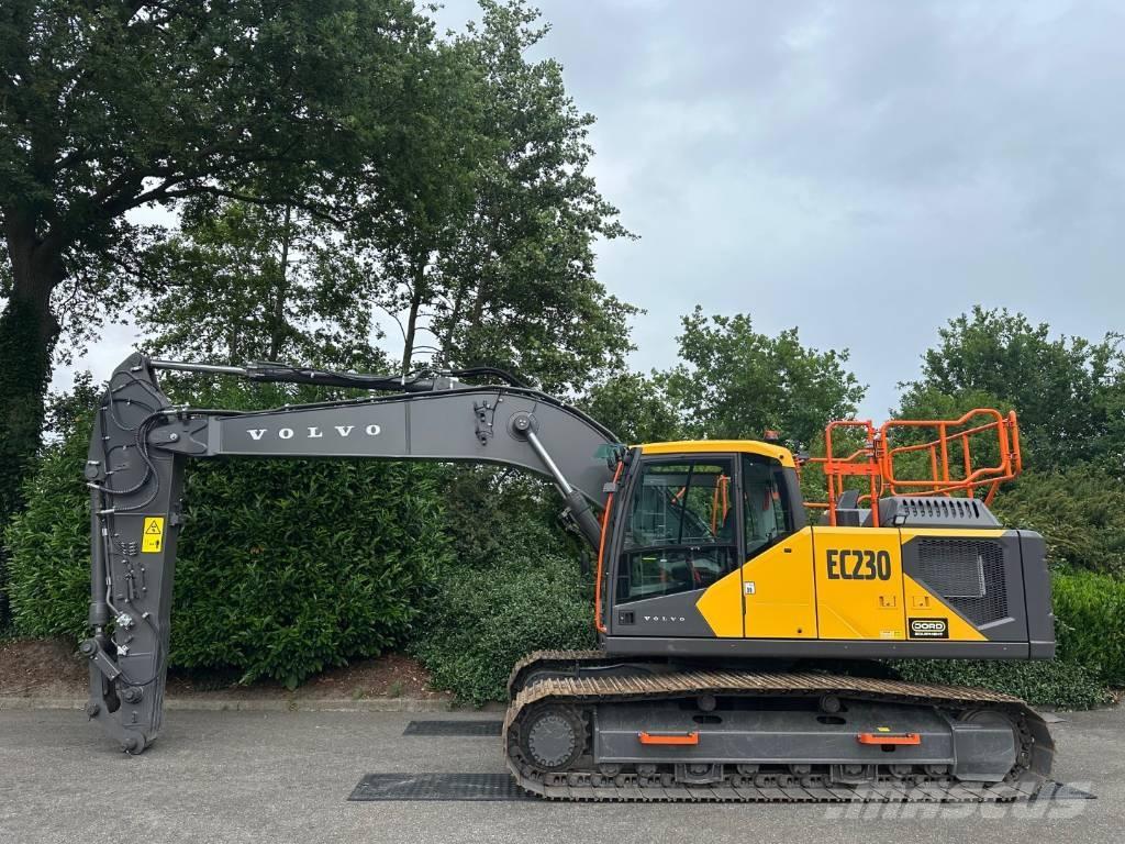 Volvo EC 220 EL Roomikekskavaatorid