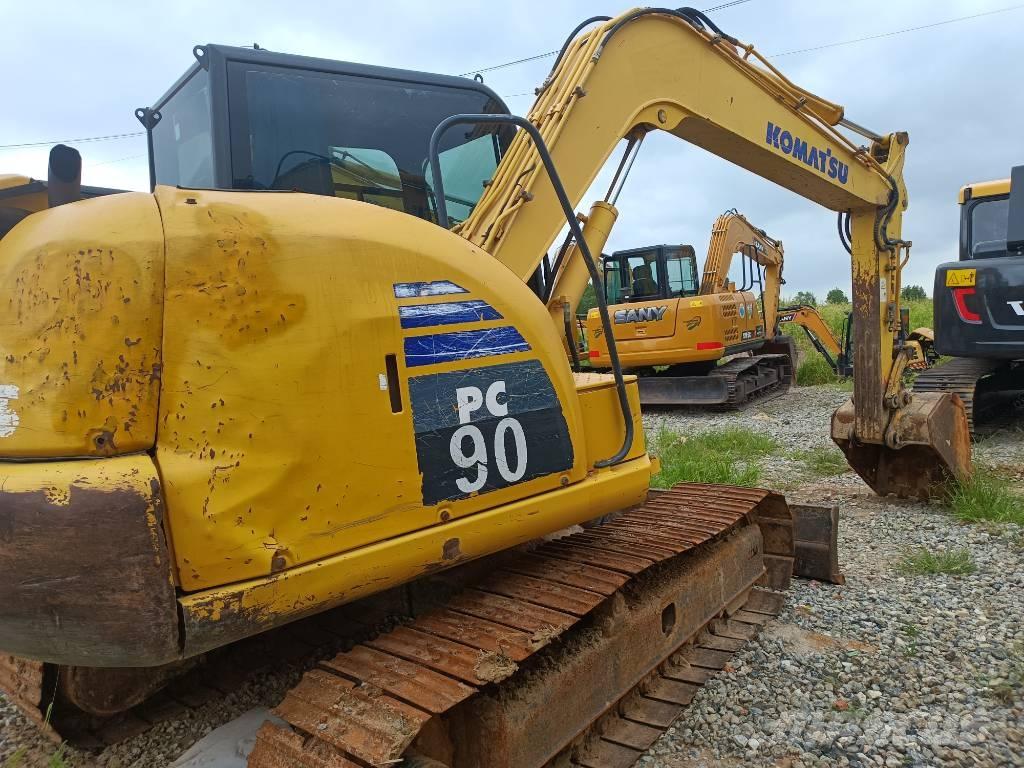 Komatsu PC 90 Roomikekskavaatorid