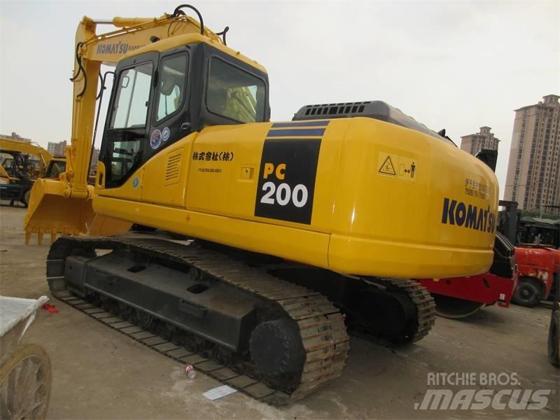 Komatsu PC 200-7 Roomikekskavaatorid