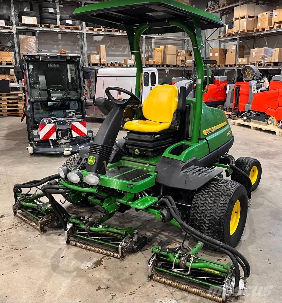 John Deere 7500A Fairway niidukid