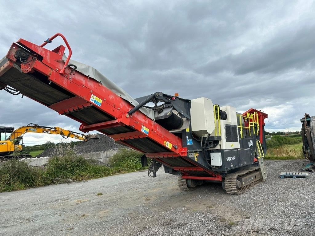 Sandvik QJ 241 Iseliikuvad purustid