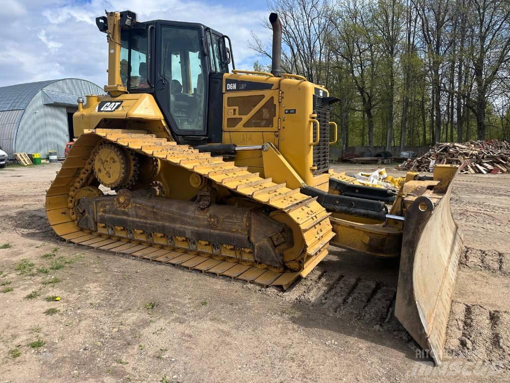 CAT D 6 N Buldooserid