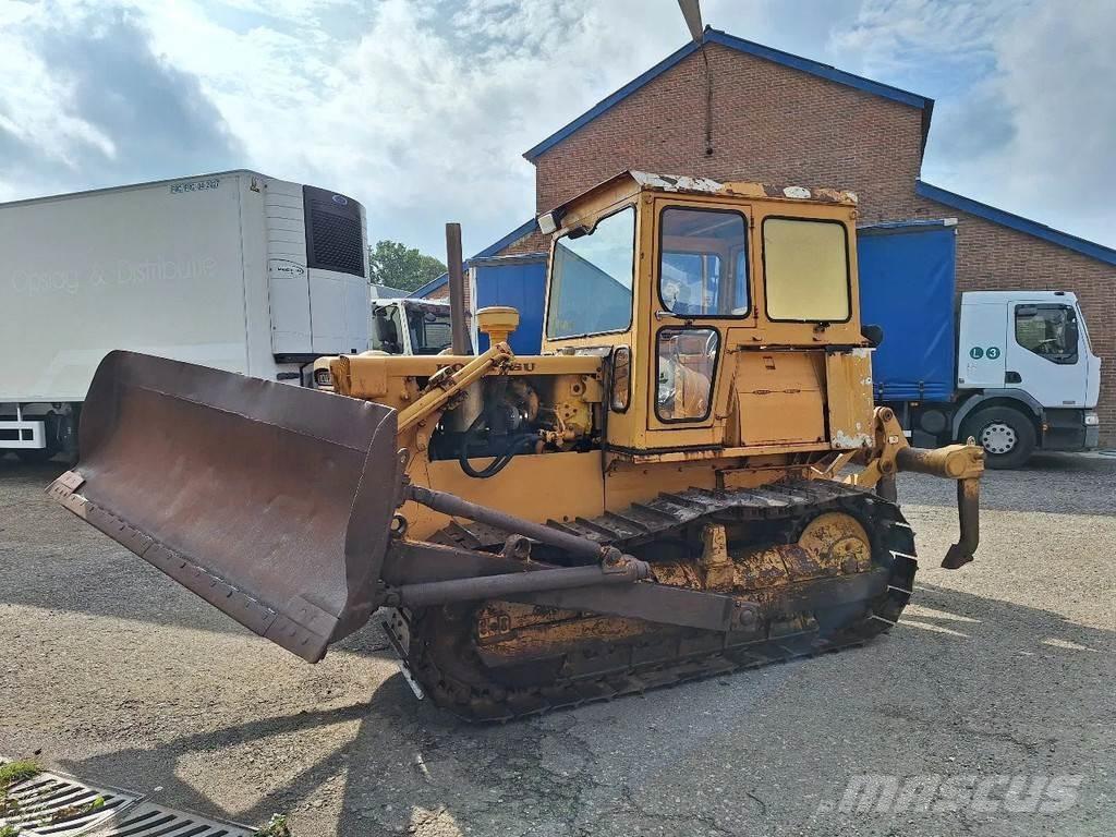 Komatsu D45-1 Buldooserid