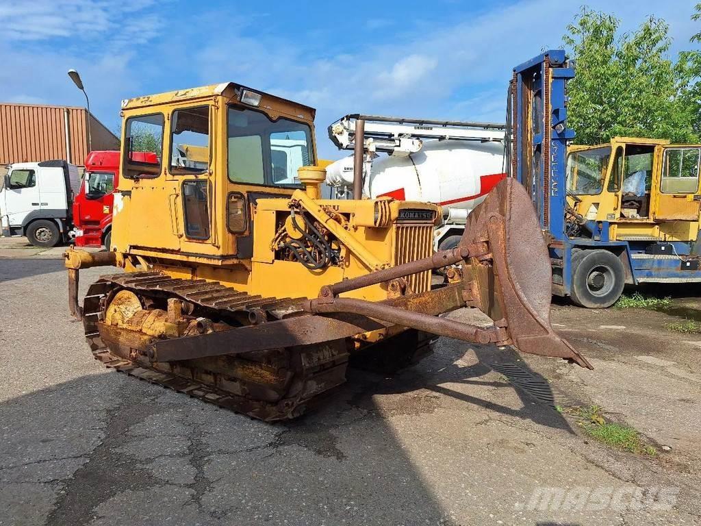 Komatsu D45-1 Buldooserid