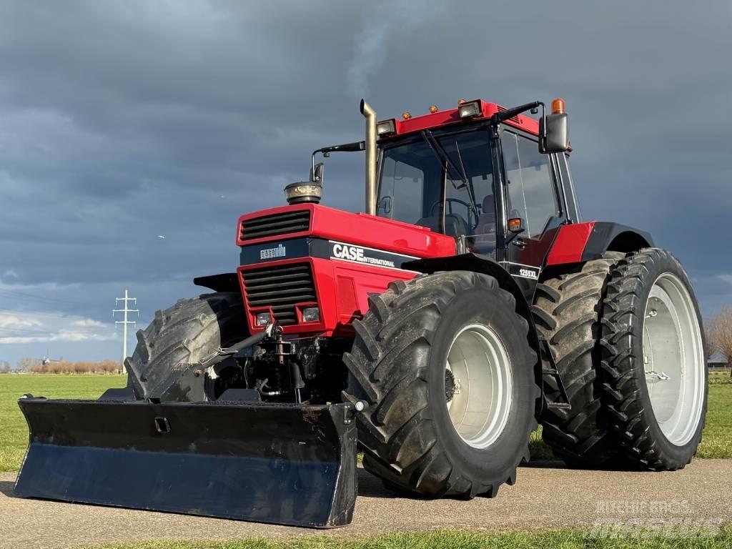 Case IH 1255 XL Traktorid