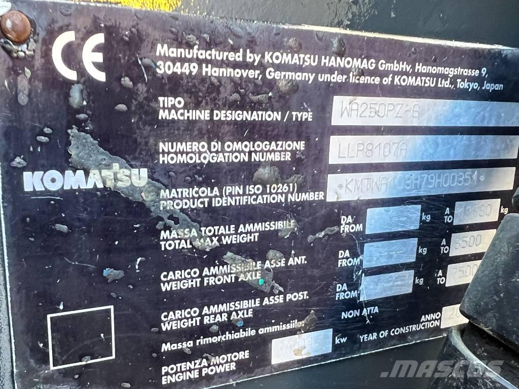 Komatsu WA 250 PZ-6 Rataslaadurid