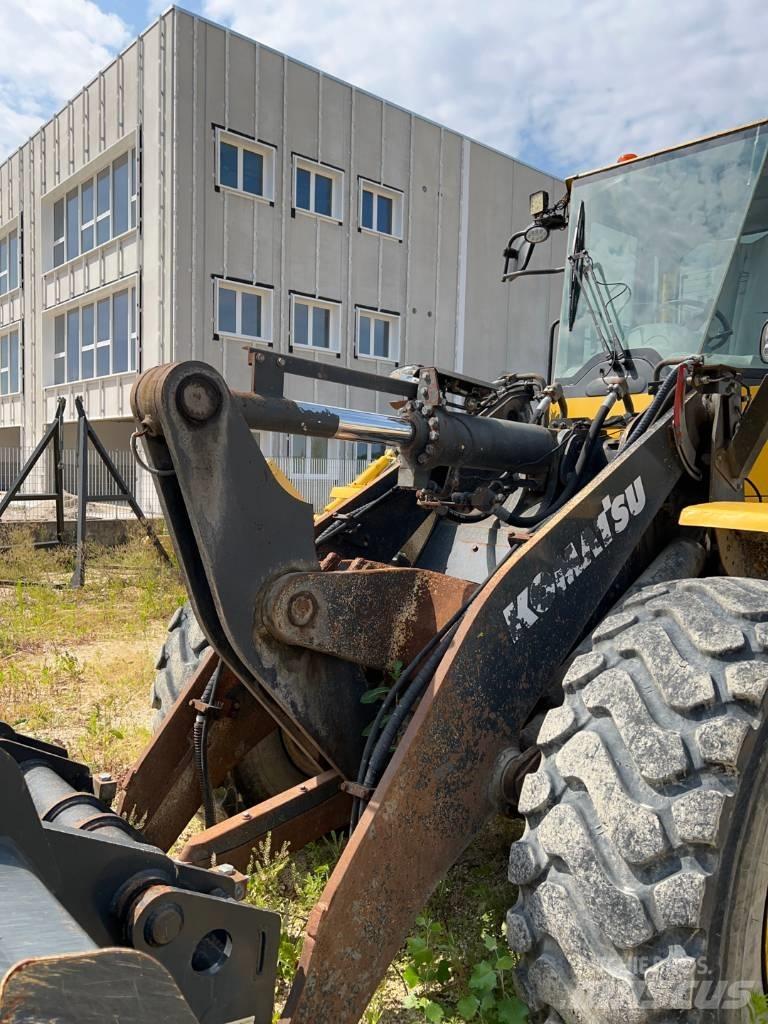 Komatsu WA 250 PZ-6 Rataslaadurid