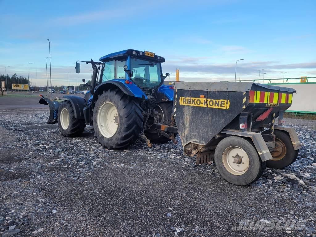 Valtra N 123 Traktorid