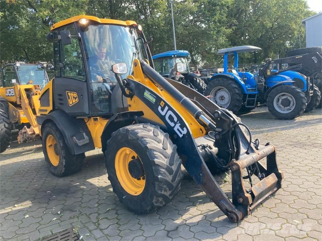 JCB 409 Rataslaadurid