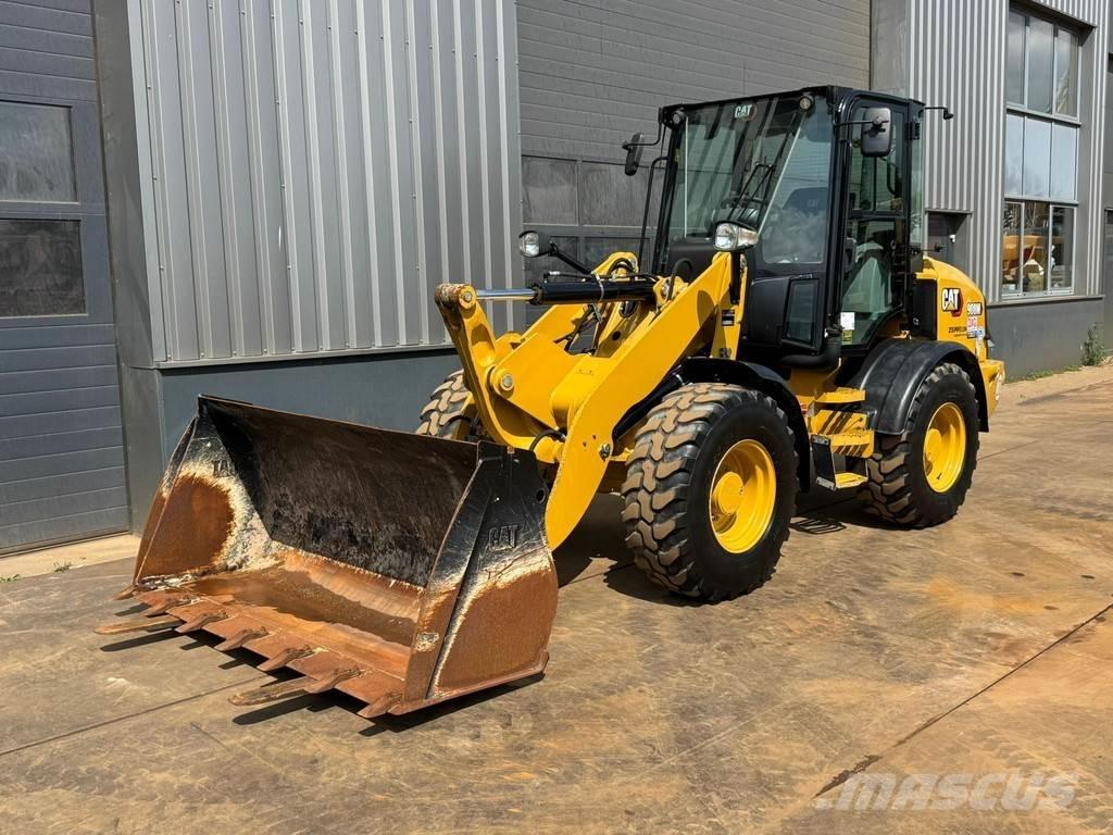 CAT 908M Rataslaadurid