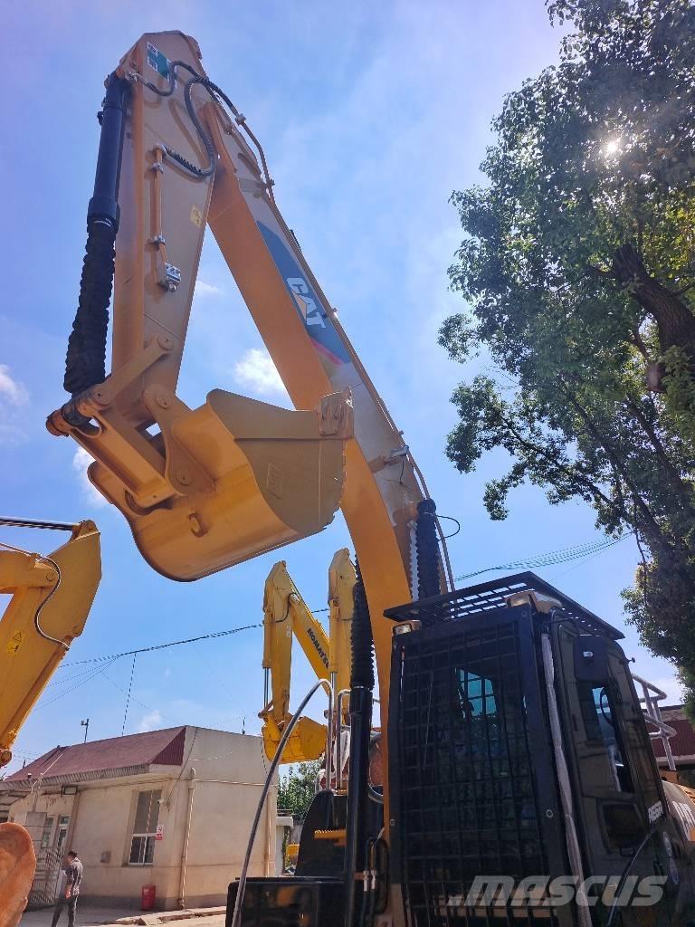 CAT 320D Roomikekskavaatorid