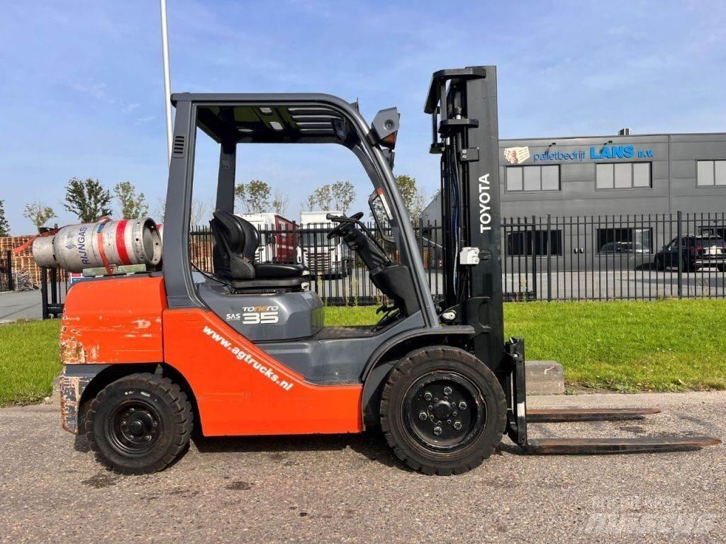 Toyota 02-8FGJF35 Gaasitõstukid