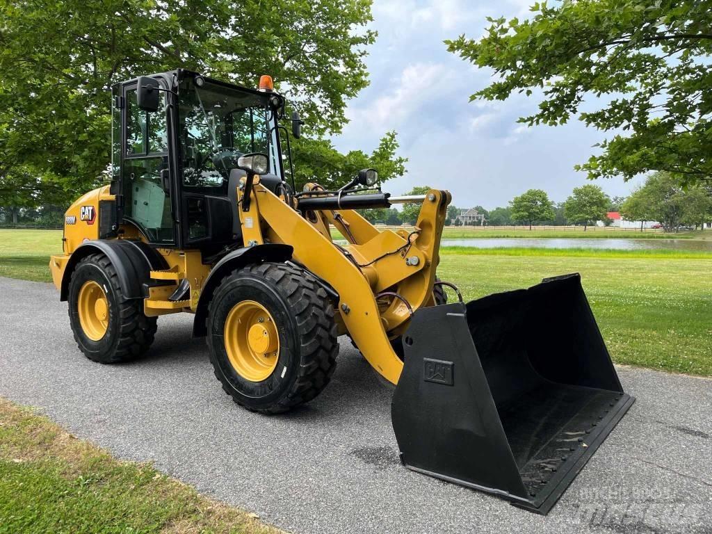 CAT 908M Rataslaadurid
