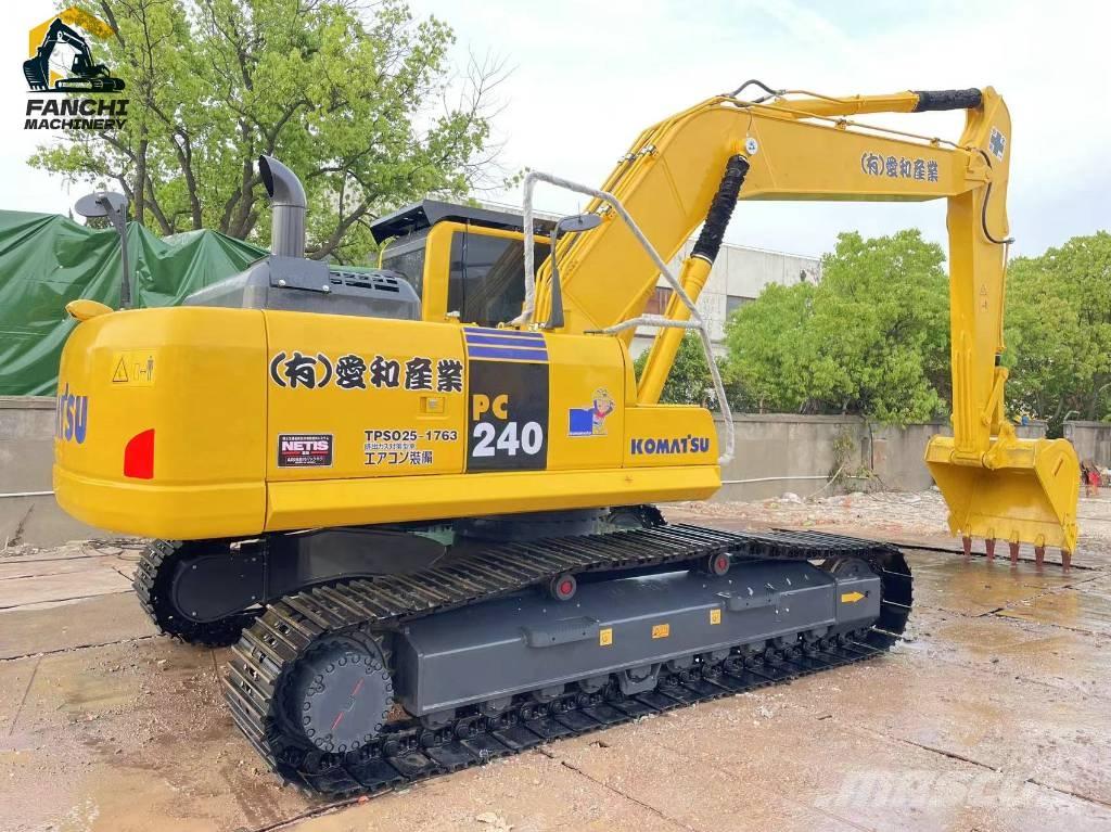 Komatsu PC240 Roomikekskavaatorid