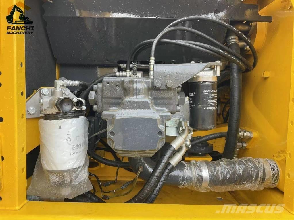 Komatsu PC240 Roomikekskavaatorid