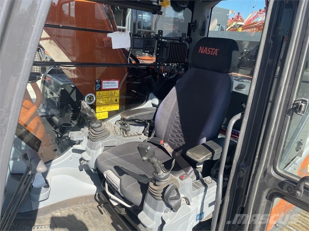 Hitachi ZX 300 LC-7 Roomikekskavaatorid