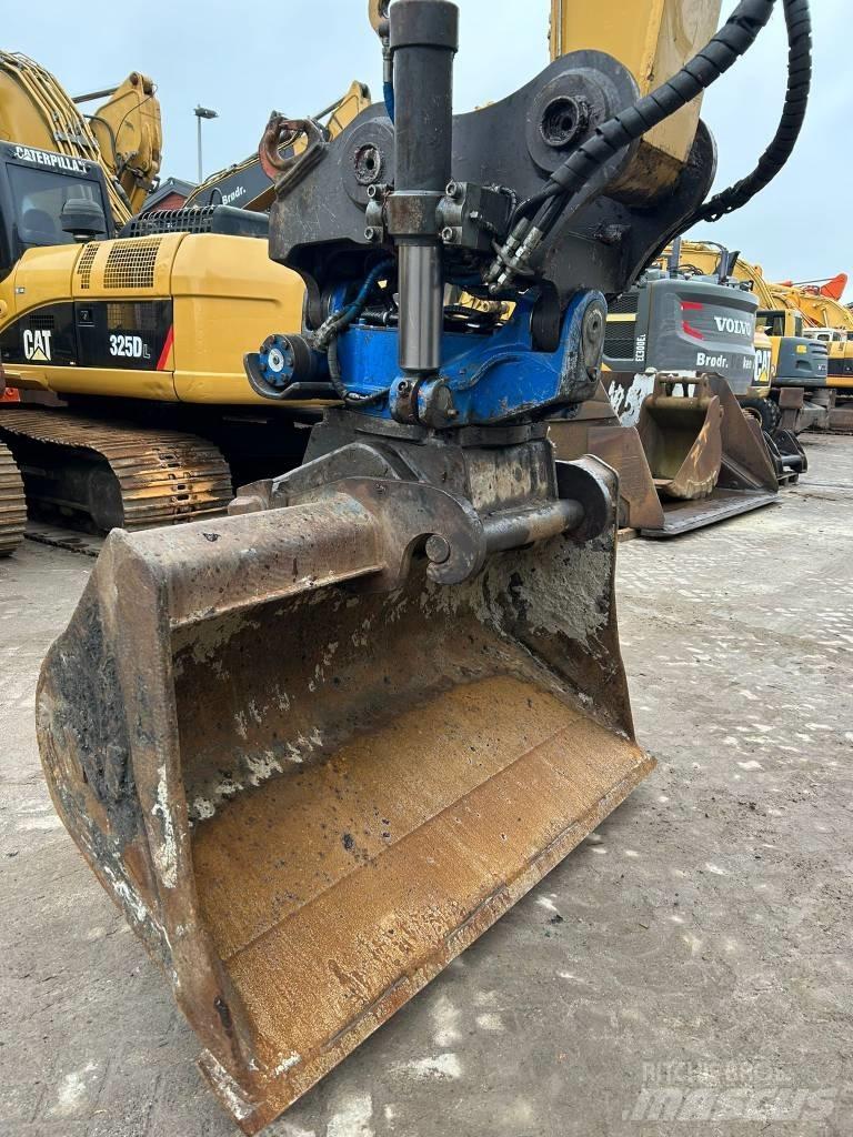 CAT M 318 F Ratasekskavaatorid