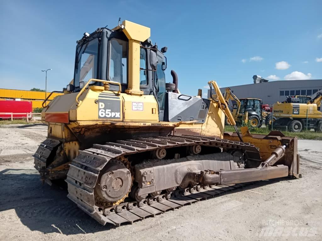 Komatsu D 65 PX-15 Buldooserid