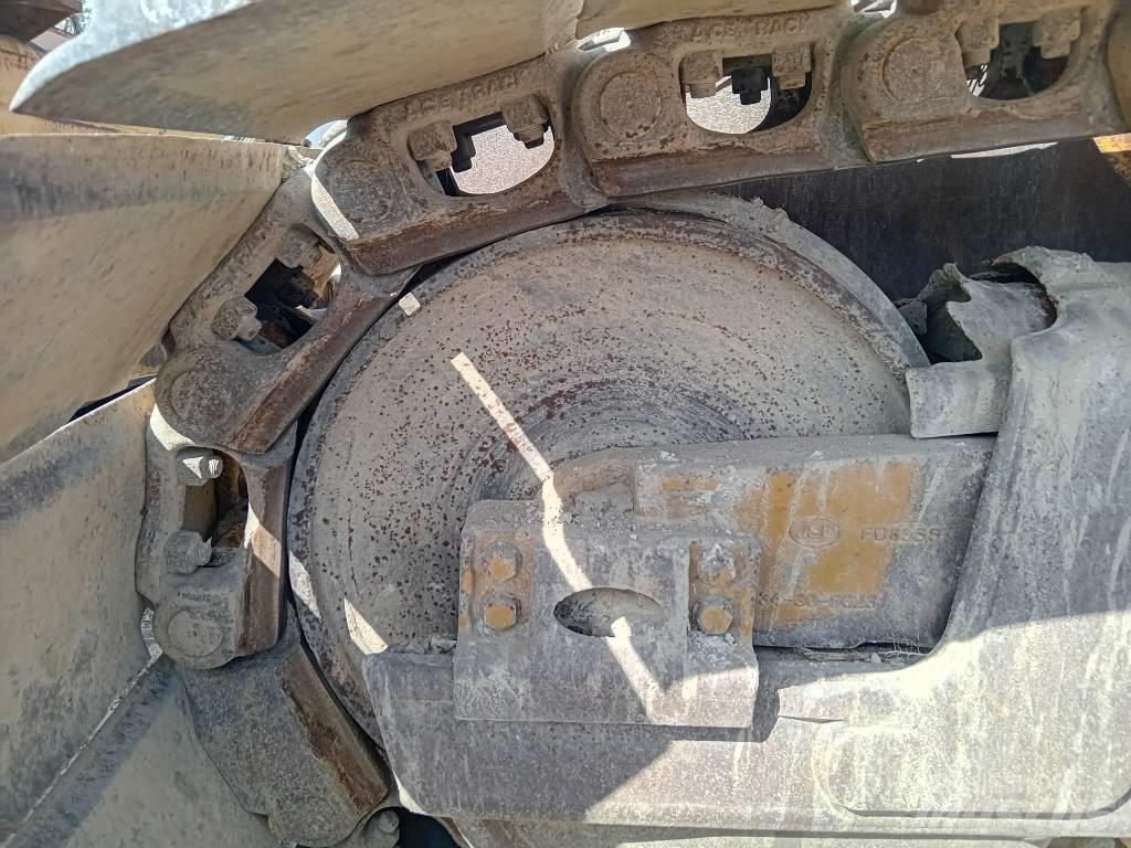 Komatsu D 65 PX-15 Buldooserid