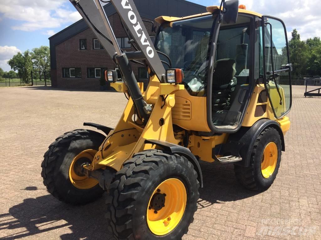 Volvo L 25 F Rataslaadurid