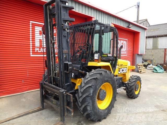 JCB 926 Maastikutõstukid