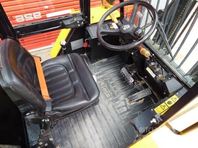 JCB 926 Maastikutõstukid