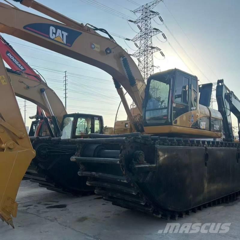CAT 320 C Roomikekskavaatorid