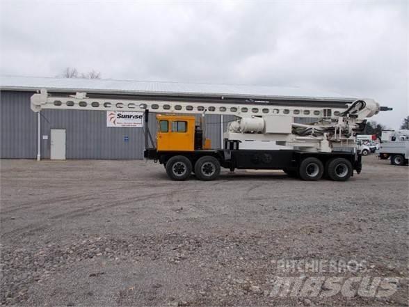  TEXOMA 900 Vertikaalsed puurmasinad