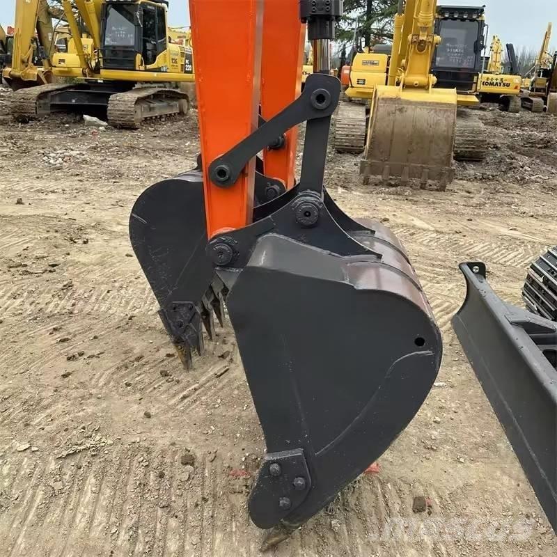Doosan DX 80 Väikeekskavaatorid 7t-12t