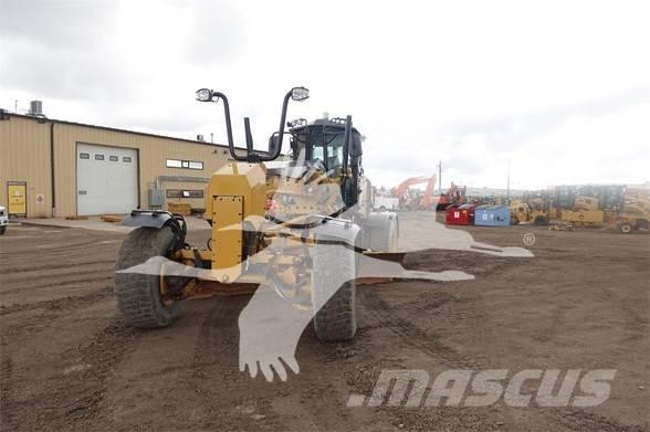 CAT 140M AWD Greiderid