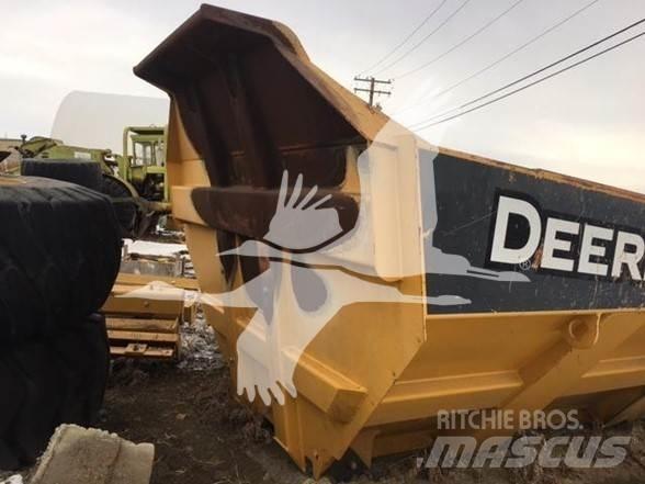 John Deere  Muu