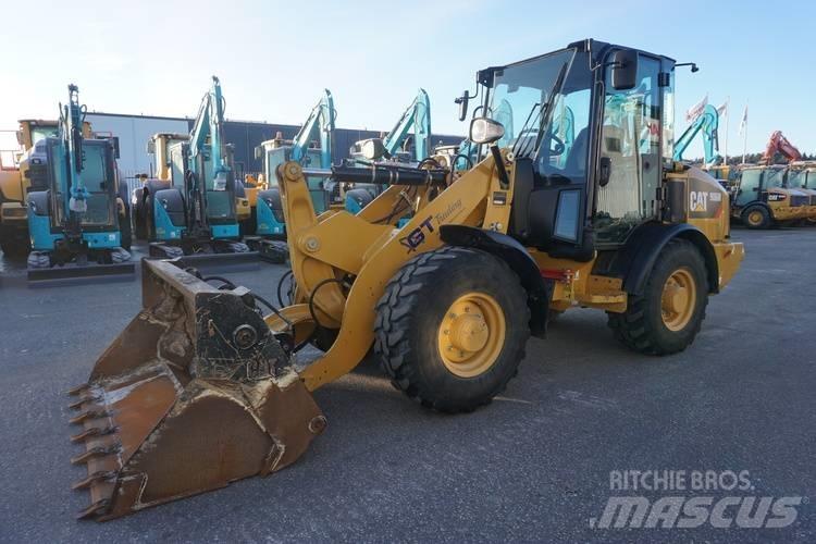 CAT 906 M Rataslaadurid