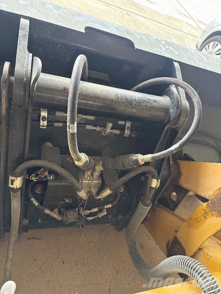 CAT 432 Ekskavaatorlaadurid