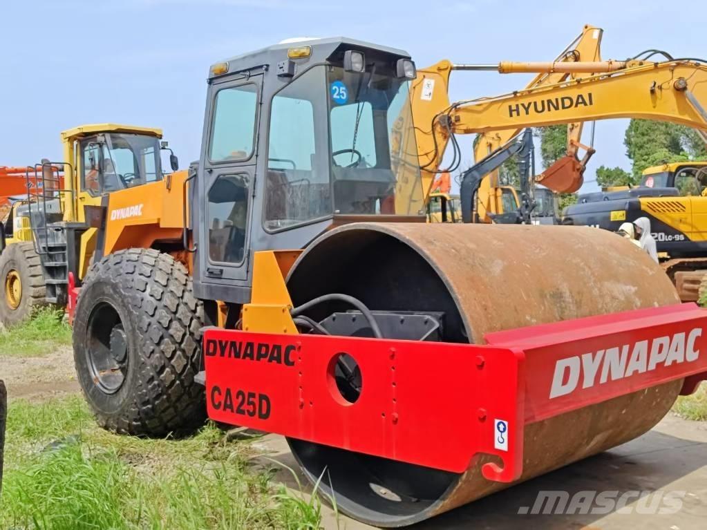 Dynapac CA 25 D Ühe trumliga rullid