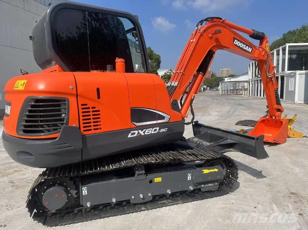Doosan DX 60-9 C Roomikekskavaatorid