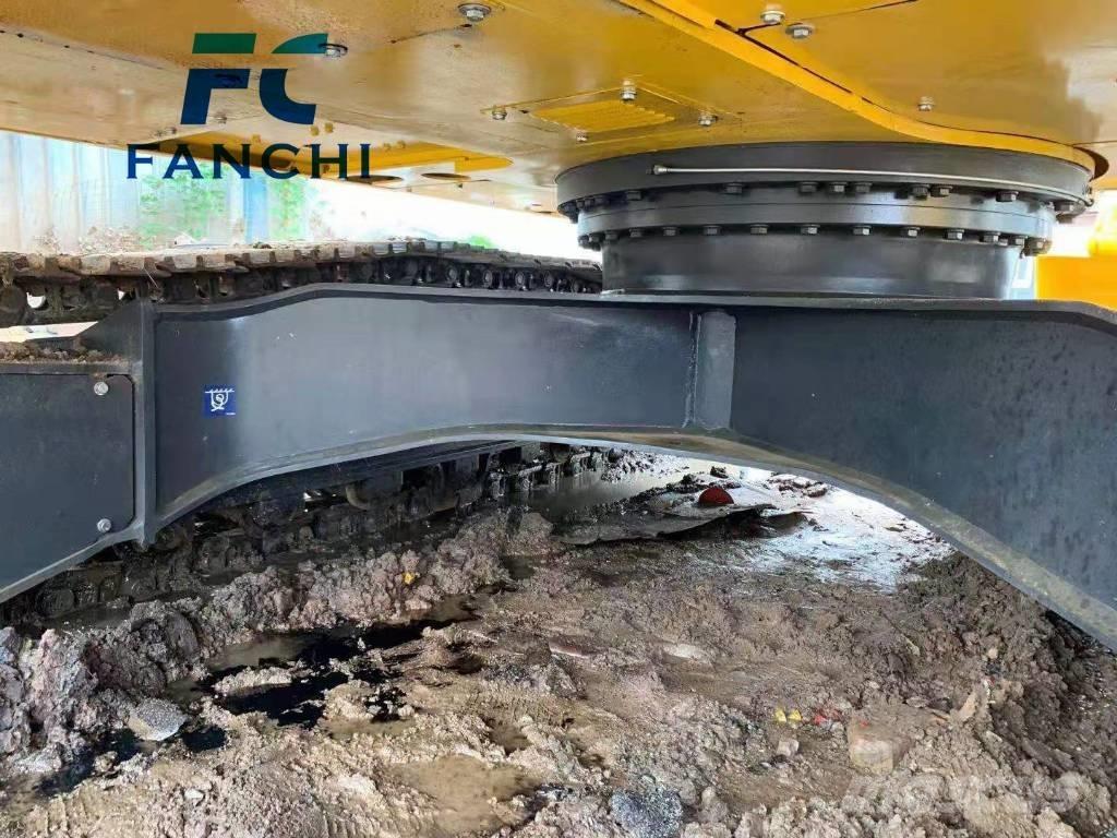 Komatsu PC 220 Roomikekskavaatorid