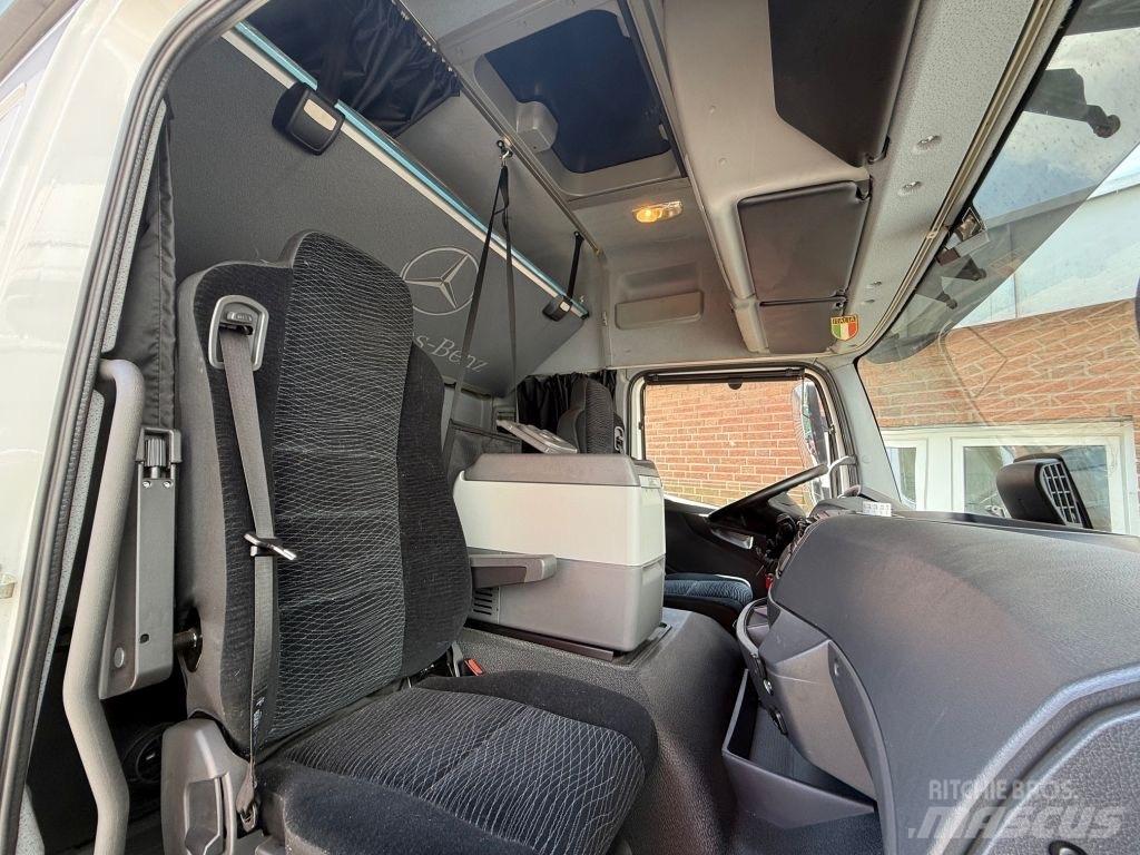 Mercedes-Benz 1530L Tentautod