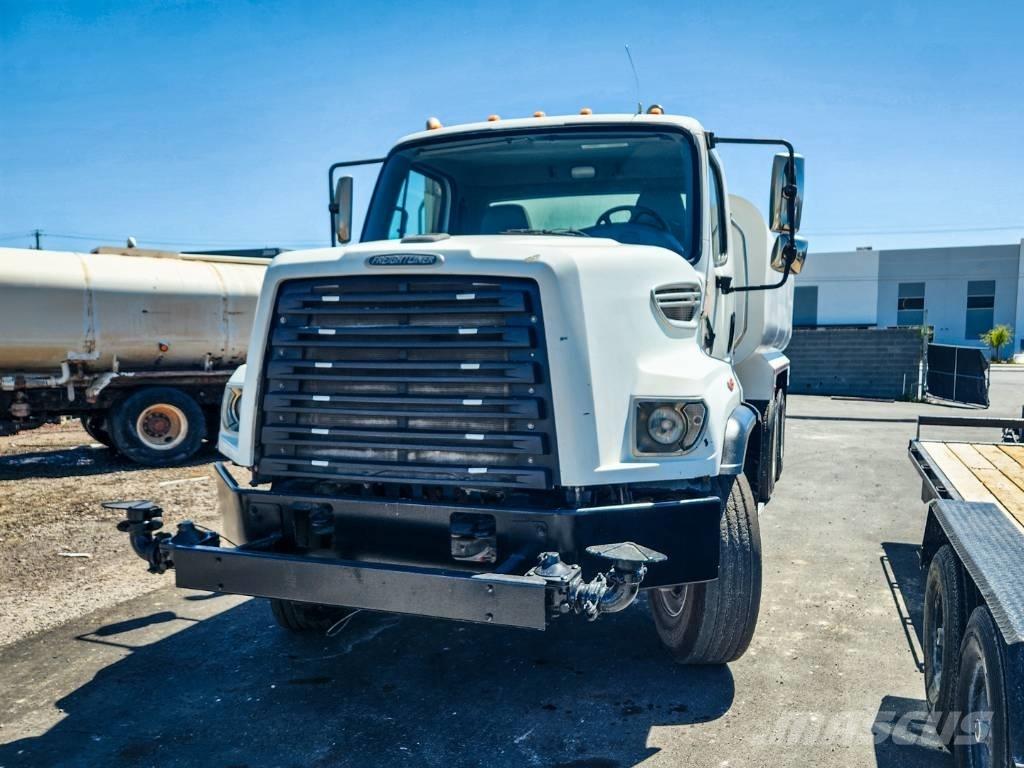 Freightliner 108 SD Veepaagiga autod