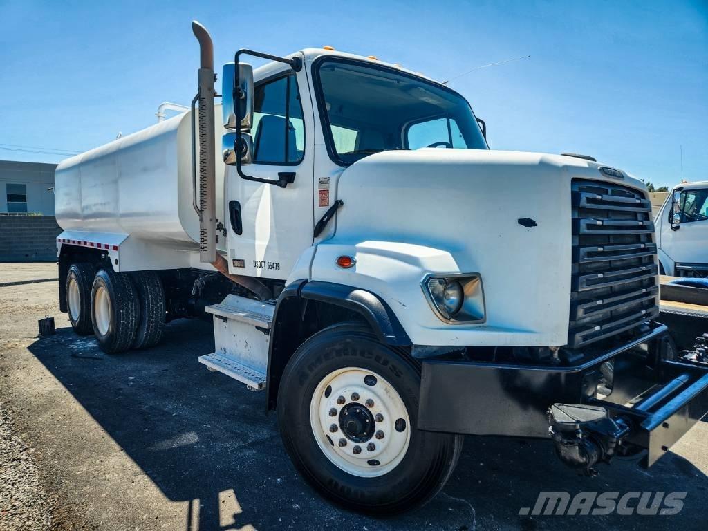 Freightliner 108 SD Veepaagiga autod