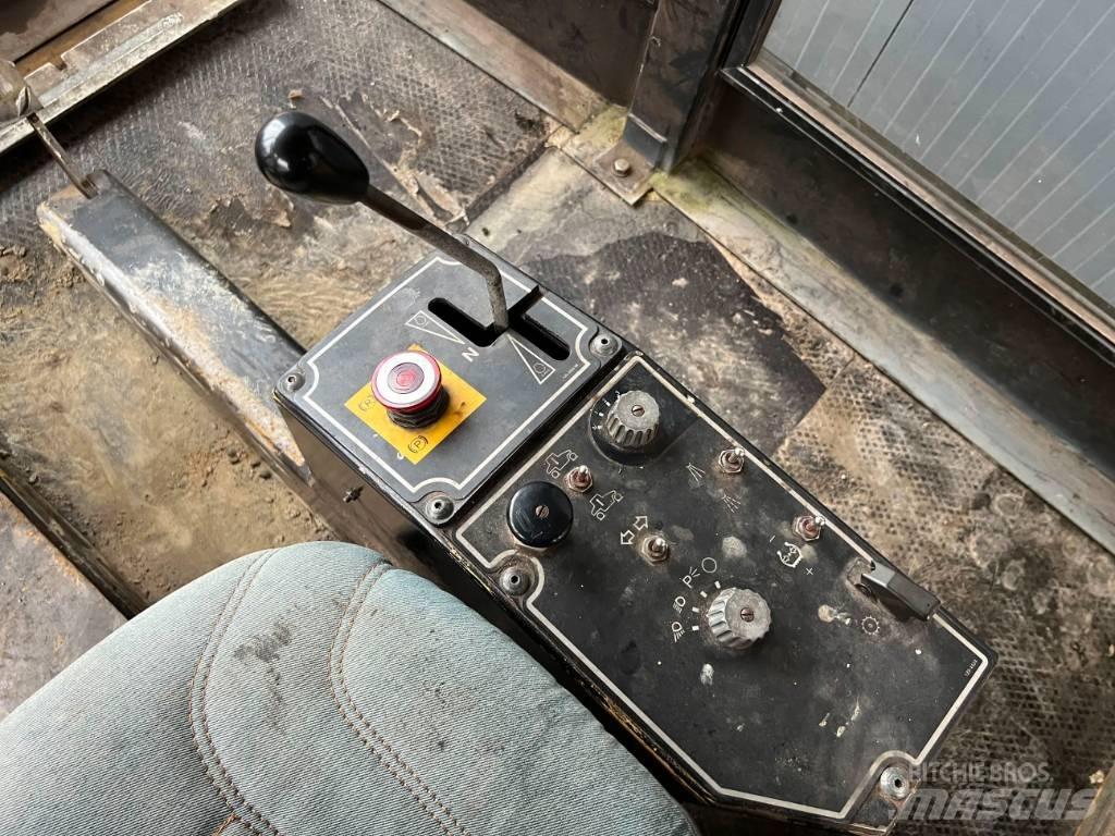 CAT PS300B Pneumorehvidega rullid