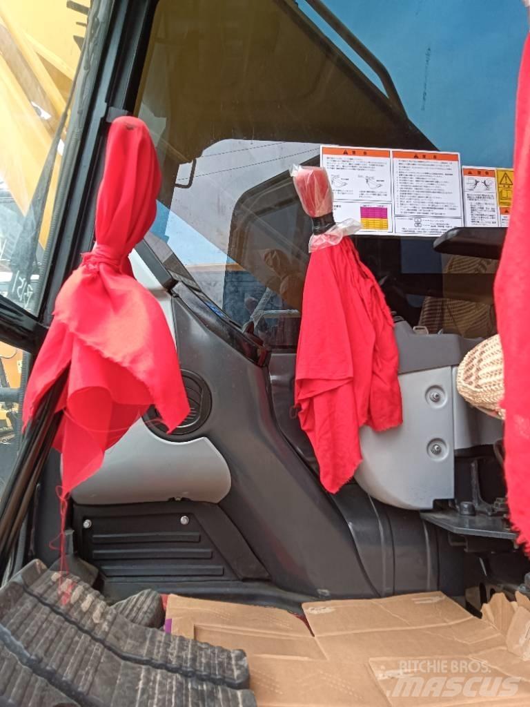 Komatsu PC 200-8 Roomikekskavaatorid