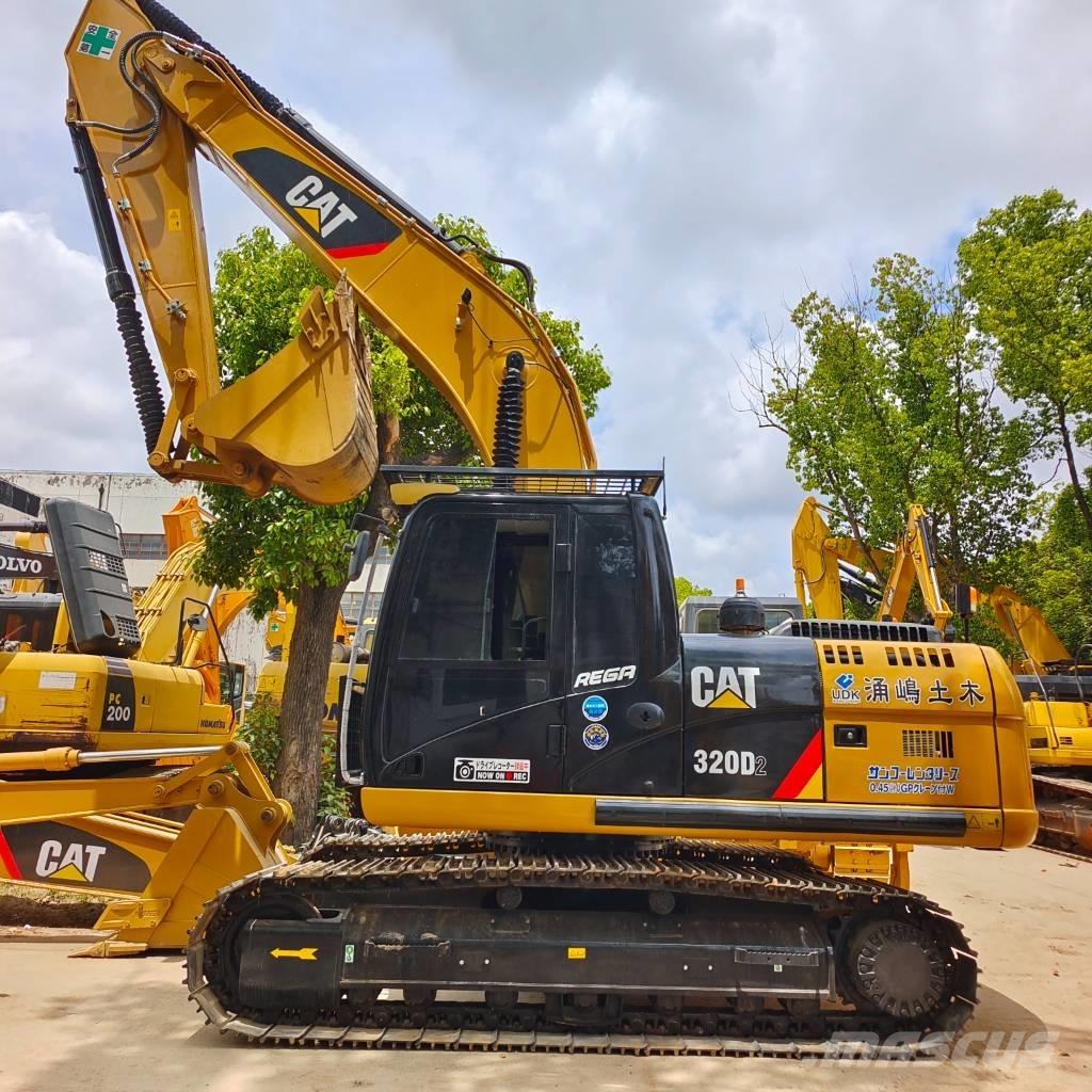 CAT 320D Roomikekskavaatorid