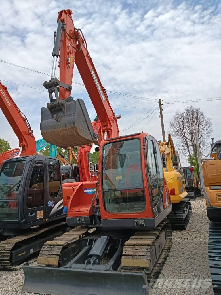 Doosan DX 75 Roomikekskavaatorid