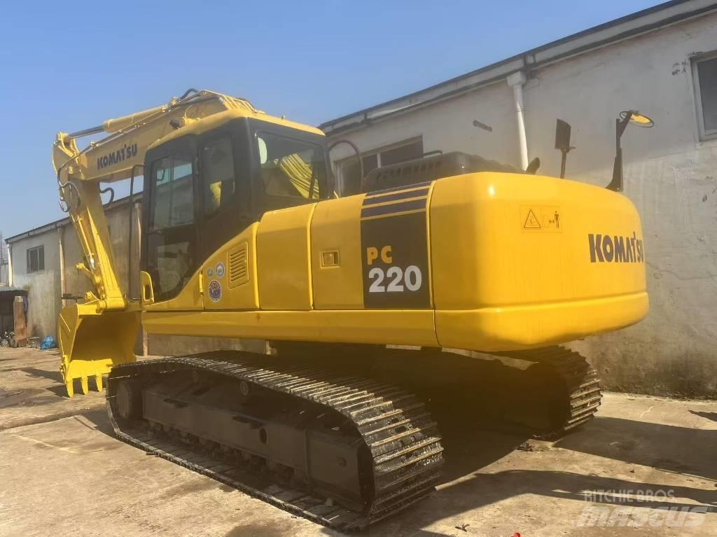 Komatsu PC 220 LC Roomikekskavaatorid