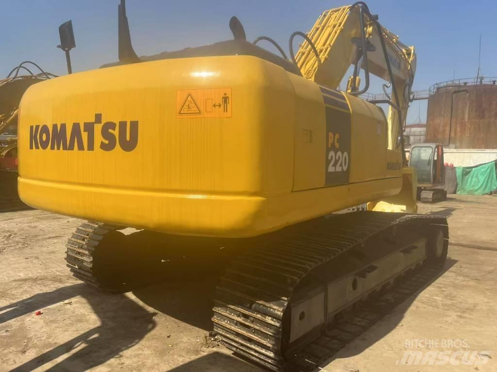 Komatsu PC 220 LC Roomikekskavaatorid