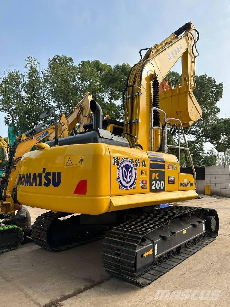 Komatsu PC 200-8N1 Väikeekskavaatorid 7t-12t