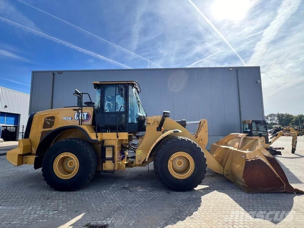CAT 962M Rataslaadurid
