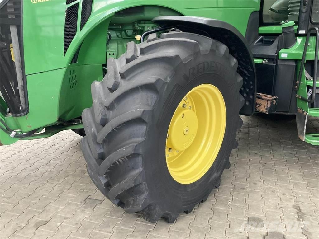 John Deere 8335R Traktorid
