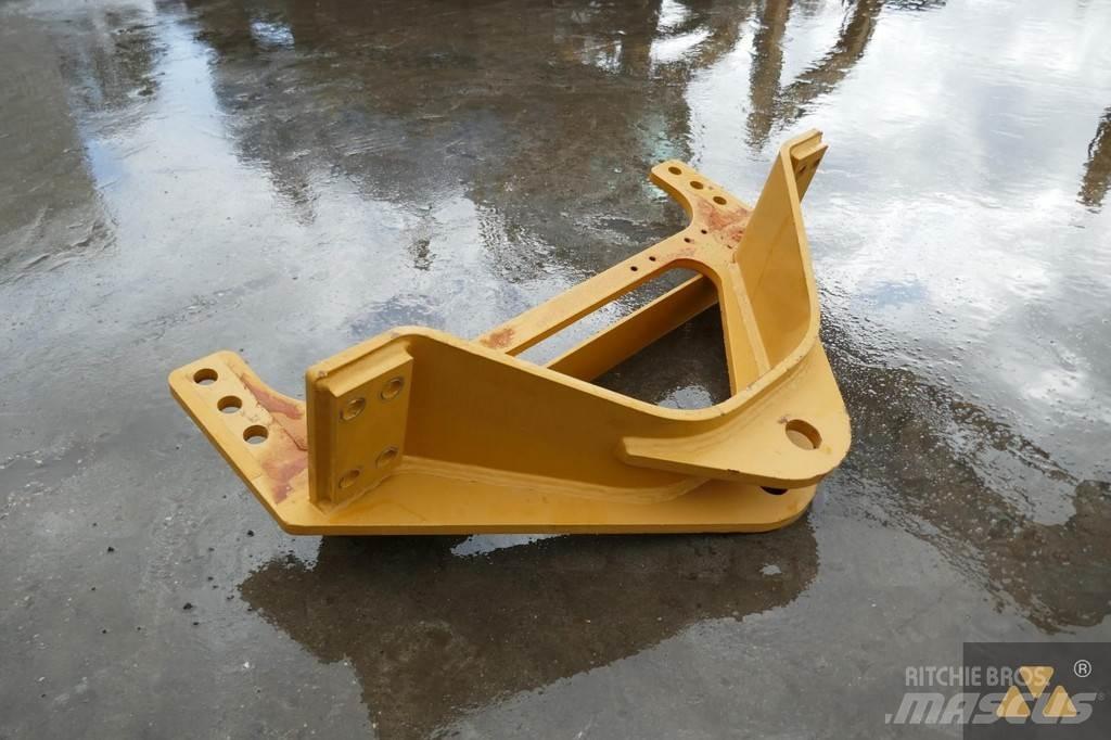 CAT 140M3 Drawbar Muud osad