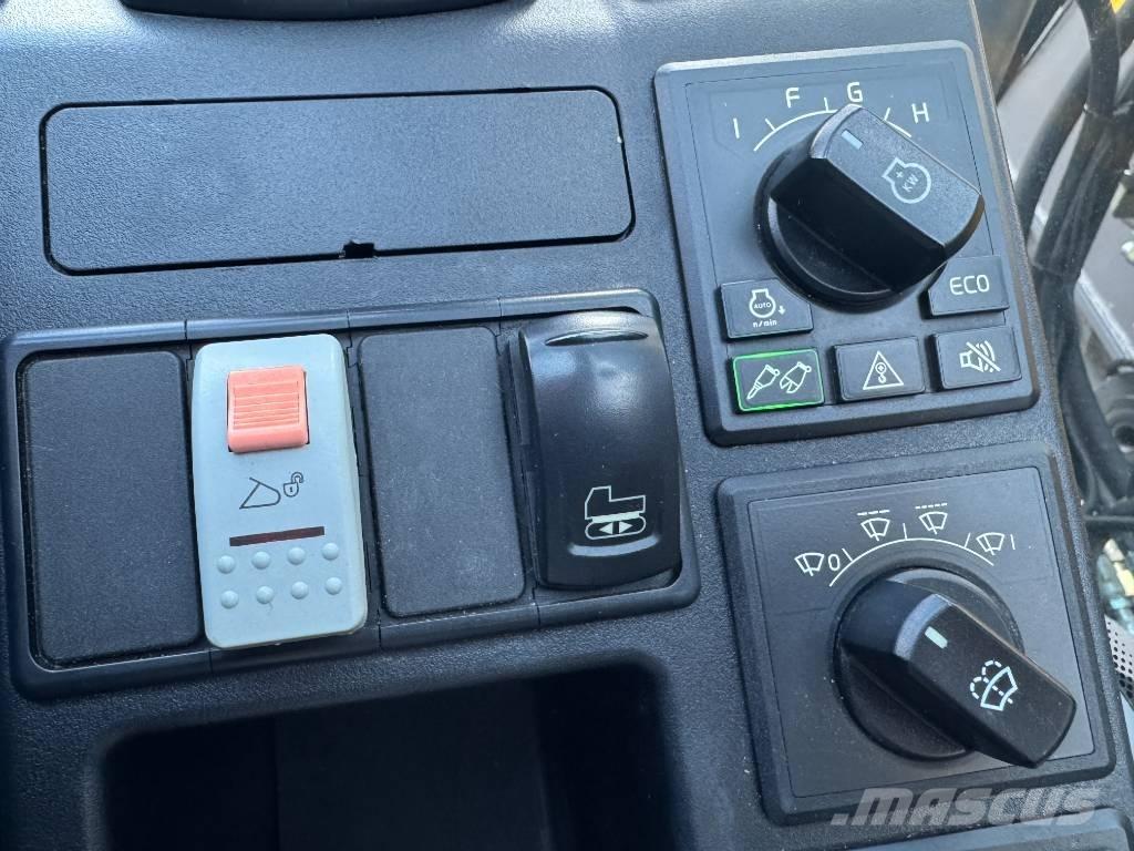Volvo ECR 235 E Roomikekskavaatorid